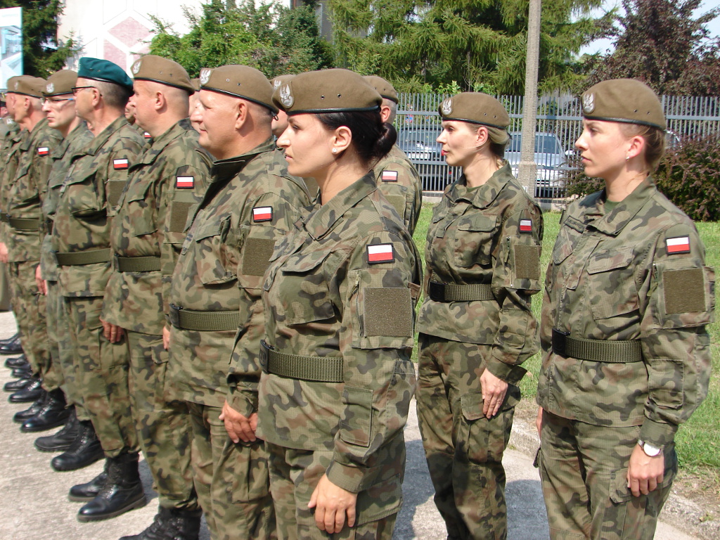 Obchody Święta Wojska Polskiego w Łomży przerwał deszcz