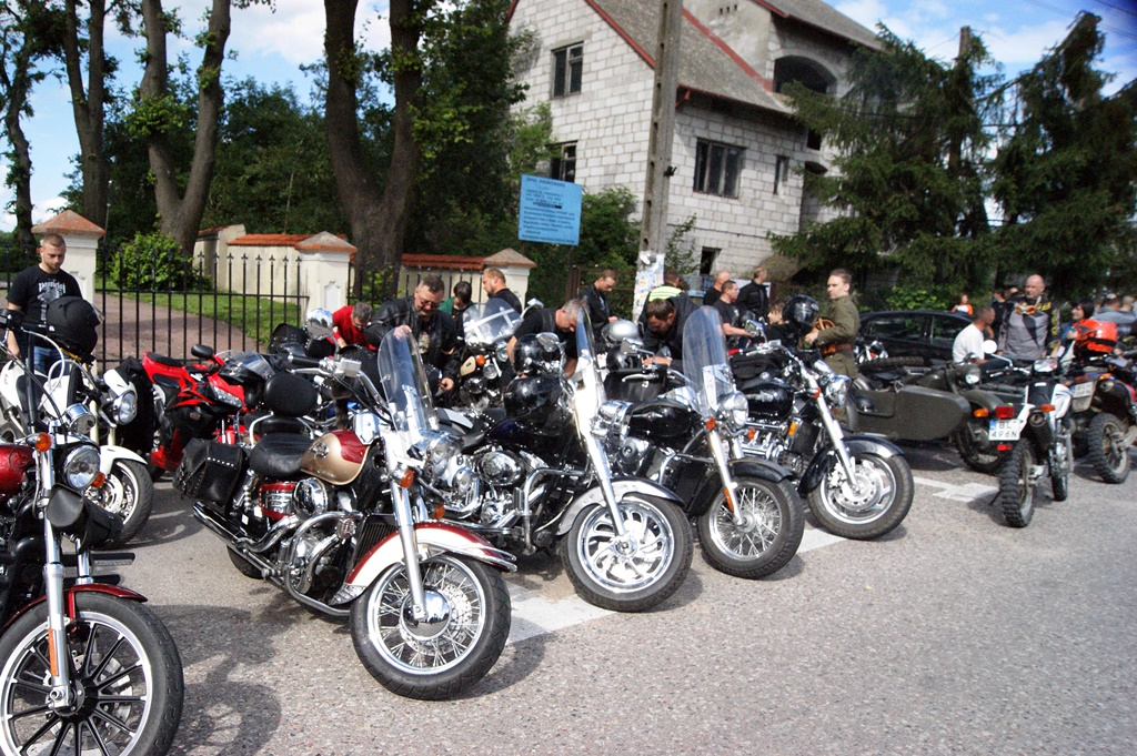 Motocykliści z całej Polski przyjechali do Jedwabnego