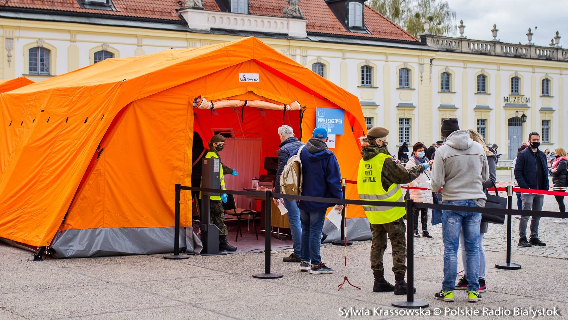 W Białymstoku są dodatkowe szczepionki w punkcie szczepień przy Pałacu Branickich