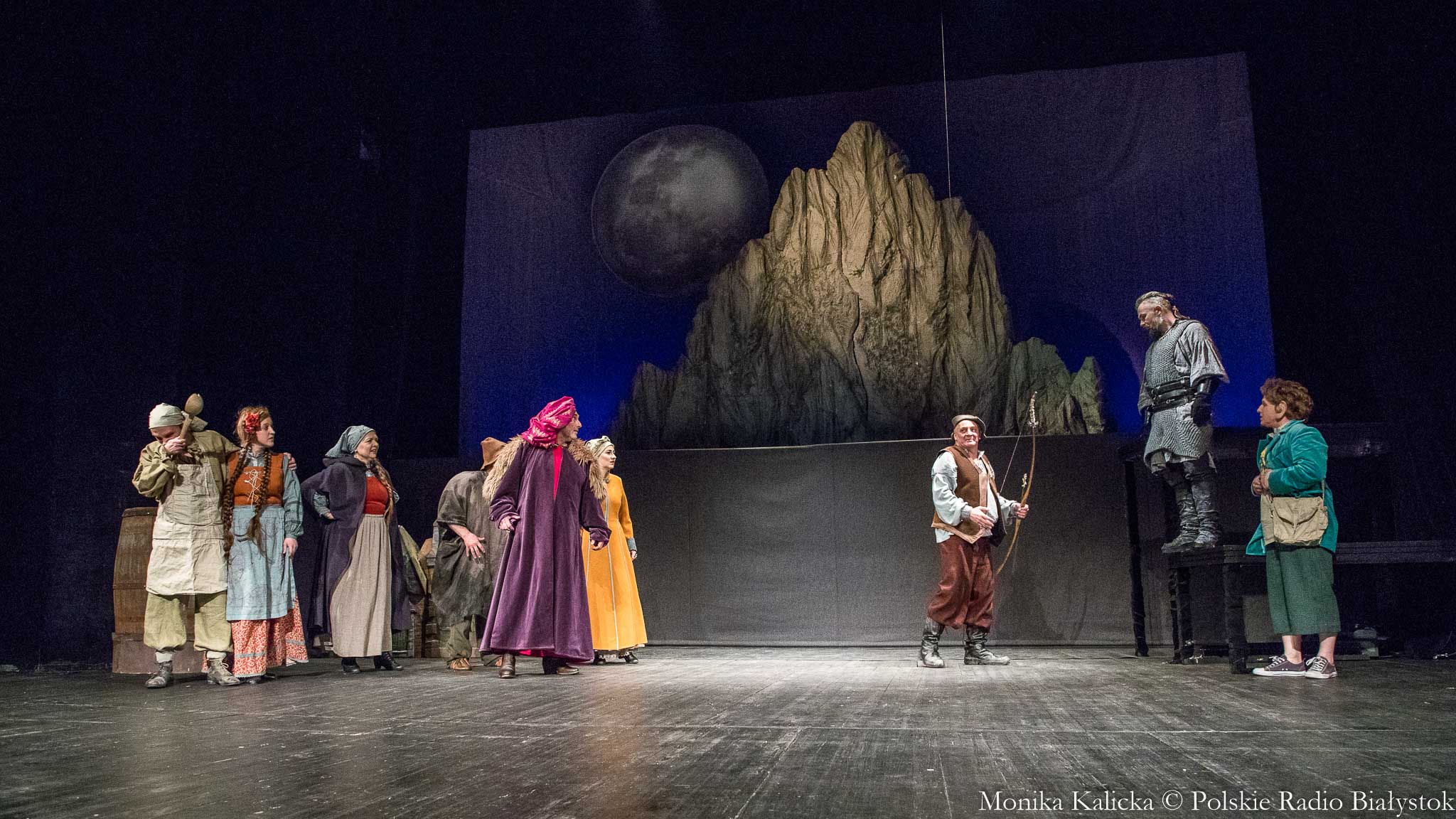 Niezwykłe widowisko na scenie Teatru Dramatycznego - polska prapremiera "Hobbita"