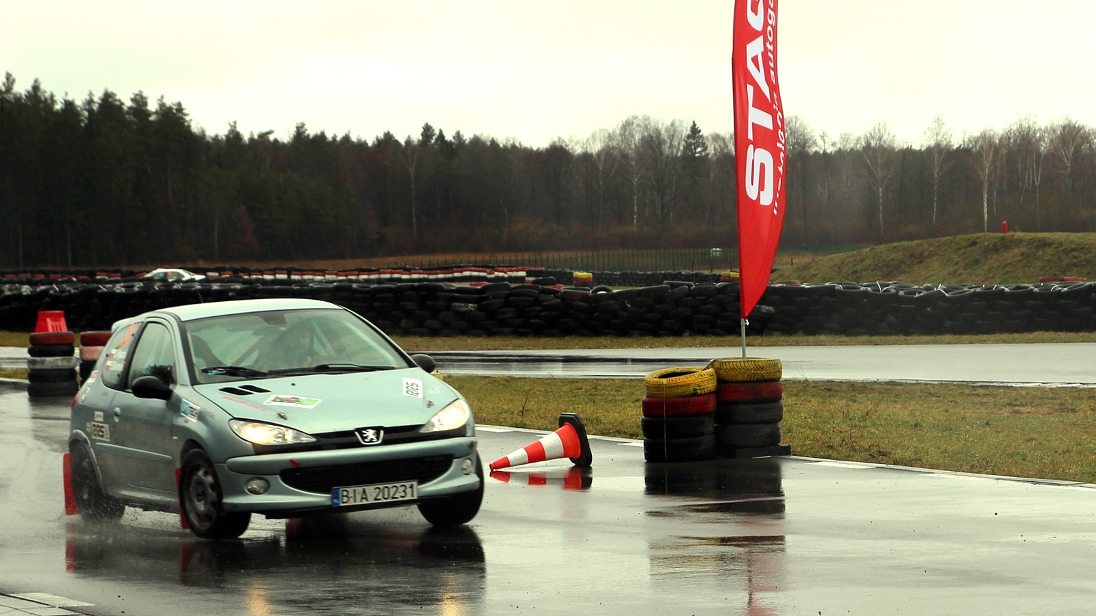 Blisko 60 załóg zmierzyło się w drugiej rundzie Samochodowych Mistrzostw Białegostoku