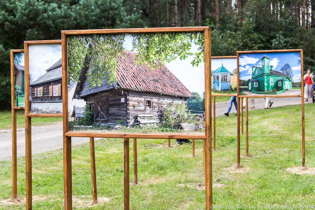 Zabytkowe drewniane stodoły trafiły do Podlaskiego Muzeum Kultury Ludowej