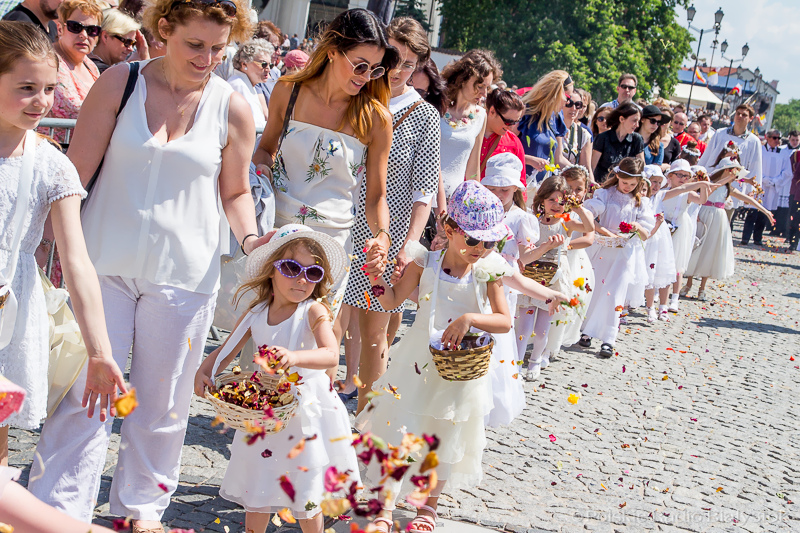 Procesje Bożego Ciała przeszły ulicami miast [zdjęcia]