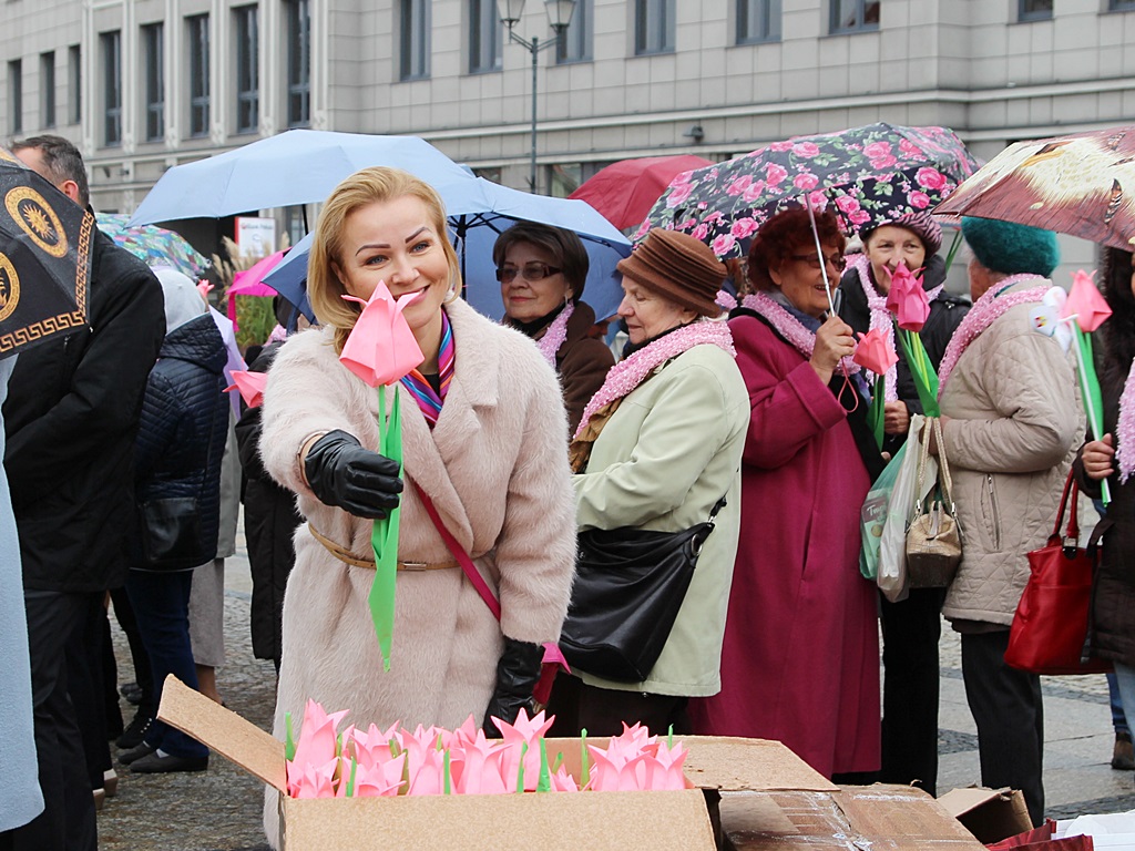 Ulicami Białegostoku przeszedł Marsz Nadziei "Rak to nie wyrok"