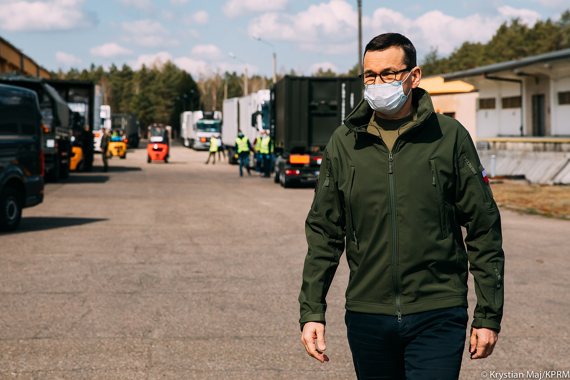 Premier: rząd chce pozyskać sprzęt medyczny z kraju i zagranicy