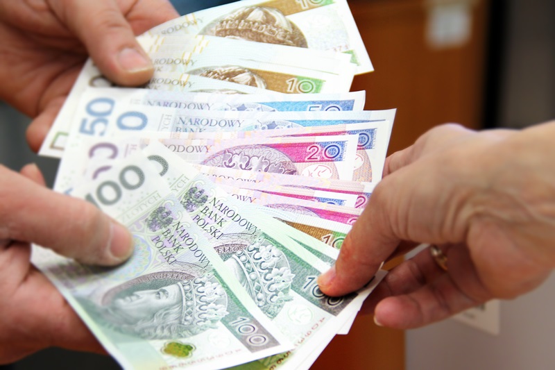 Śledztwo ws. wyłudzeń w projektach unijnych - sąd nie uwzględnił wniosków prokuratury o areszty