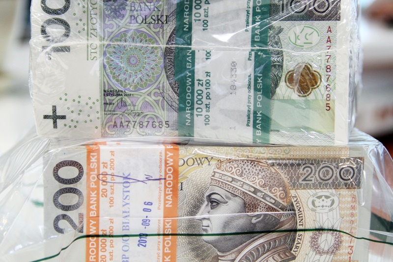 Place zabaw, pomosty, czy obiekty sportowe - dotacja na rewitalizację w kolejnych miastach regionu