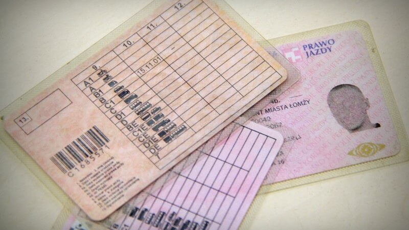 Zaostrzenie kar dla kierowców i obniżenie wieku posiadania prawa jazdy