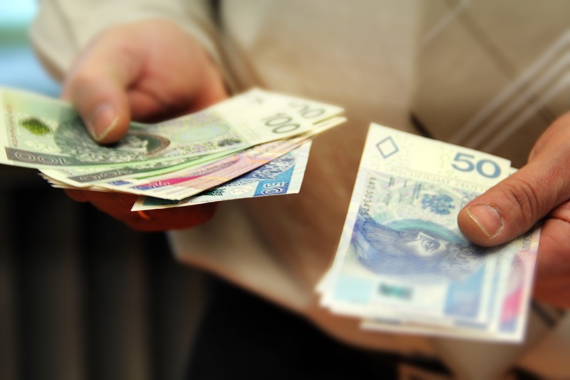 Kolejni mieszkańcy Podlaskiego oszukani metodą "na wnuczka"