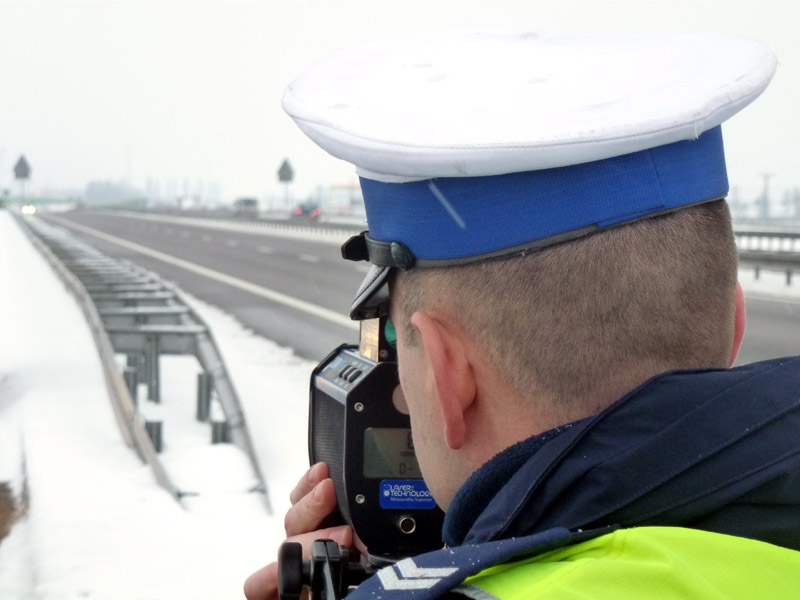 O prawie 100 km/h przekroczyli dozwoloną prędkość - stracili prawo jazdy