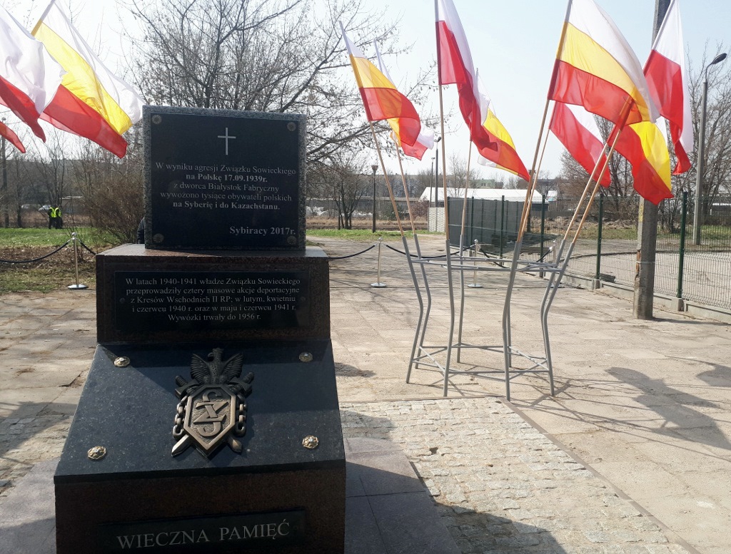 W Białymstoku odsłonięto pomnik - Znak Pamięci Polskiej Golgoty Wschodu