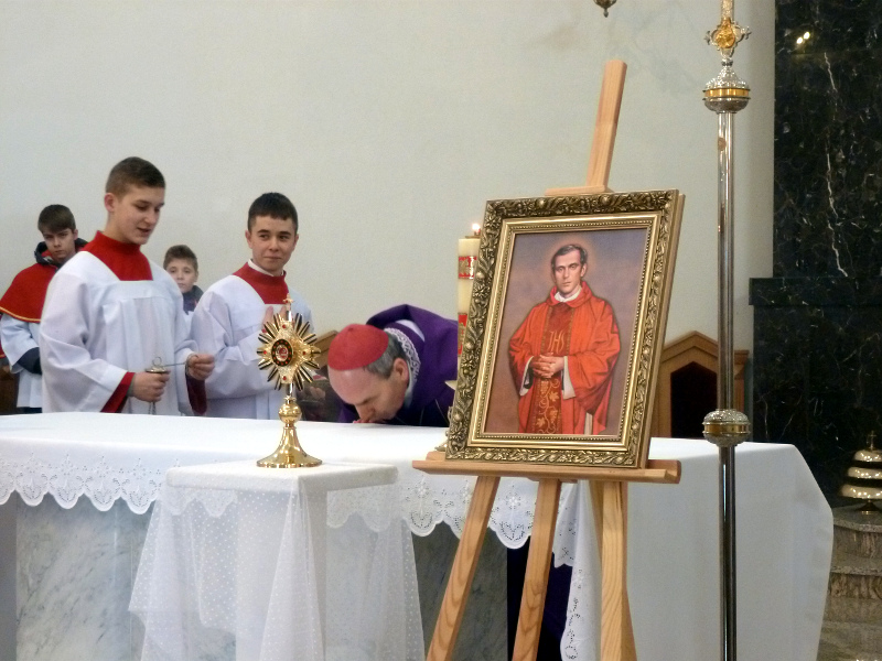 Białystok:  Relikwie bł. Jerzego Popiełuszki w kościele św. Kazimierza Królewicza