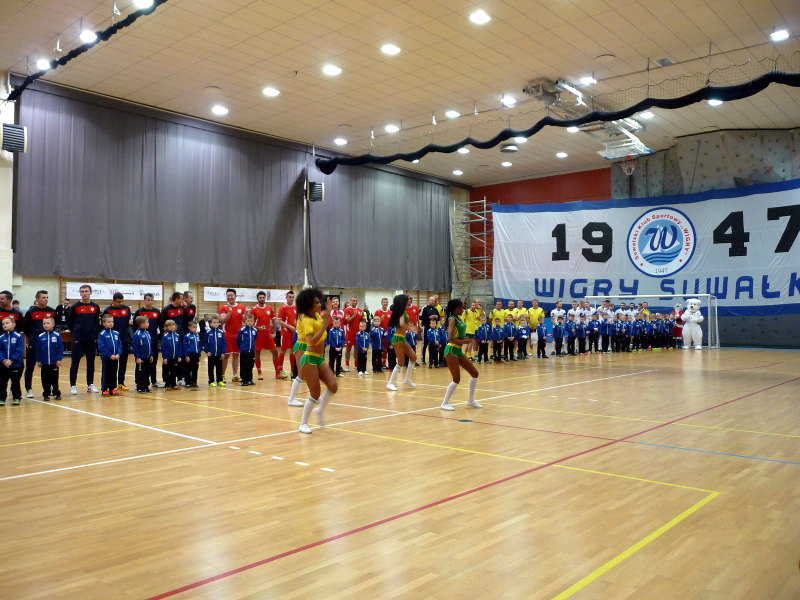 Suwałki:  Celebryci i sportowcy zagrali w charytatywnym turniej piłki nożnej [zdjęcia]