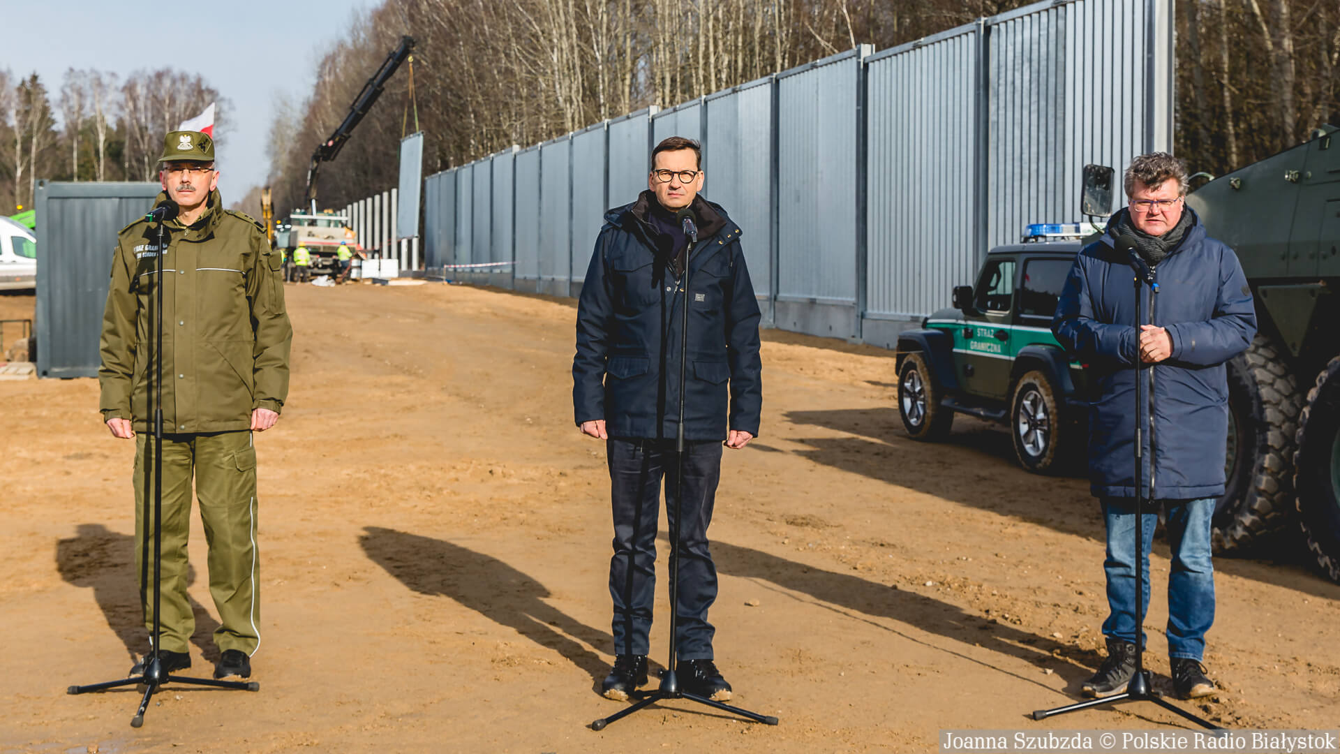 Premier na granicy: Wszyscy widzą, że Polska broni wschodniej flanki NATO [zdjęcia, wideo]