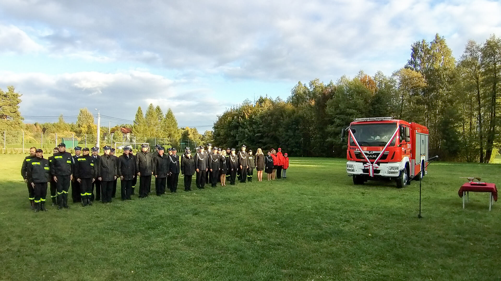 Strażacy ochotnicy w Kozińcach dostali nowoczesny wóz