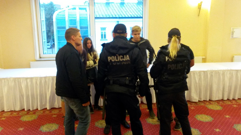 Pięć osób obwinionych o zakłócenie spotkania z Lechem Wałęsą w Białymstoku