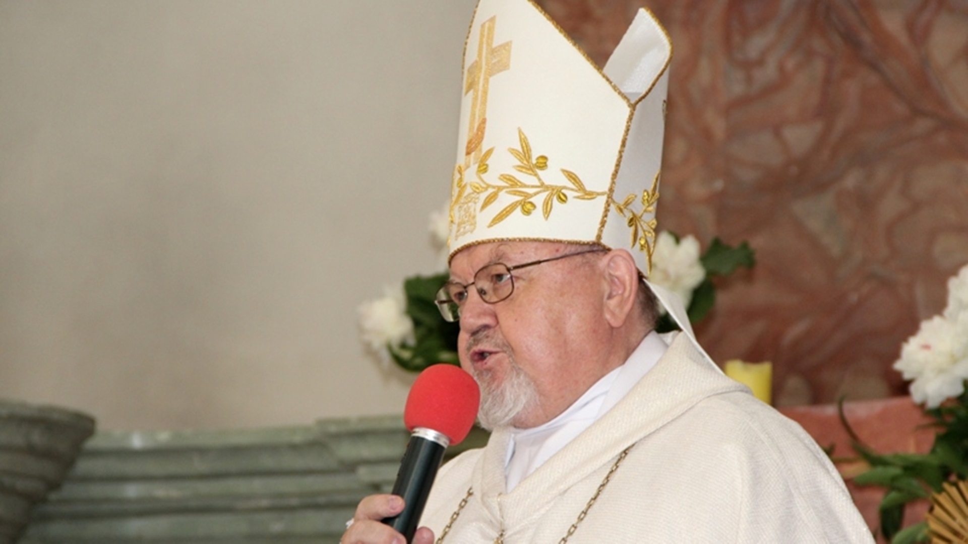 Biskup senior Antoni Dydycz otrzymał medal 100-lecia odzyskania Niepodległości