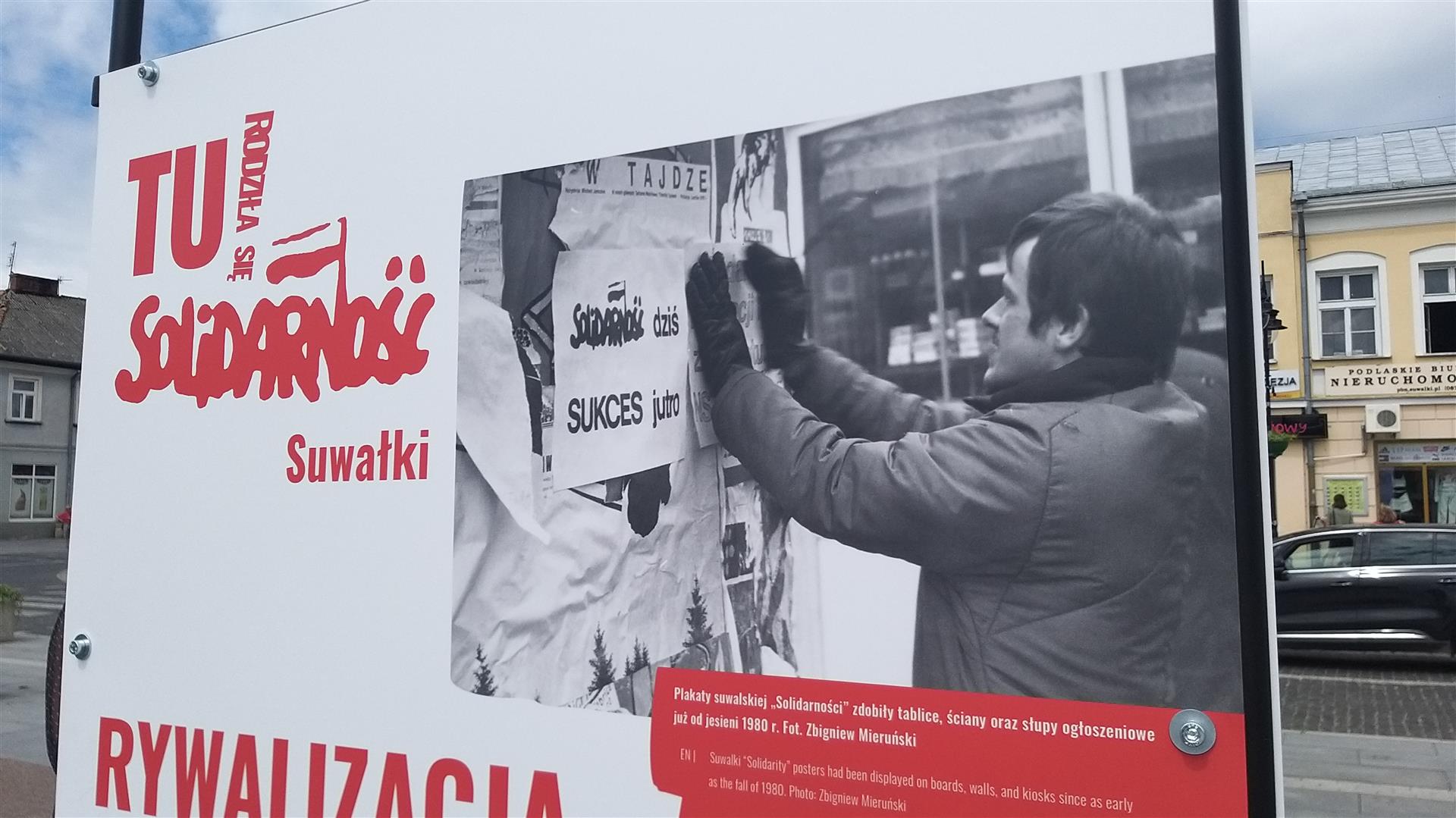 "Tu rodziła się Solidarność" - historia ruchu na wystawie w Suwałkach [zdjęcia]