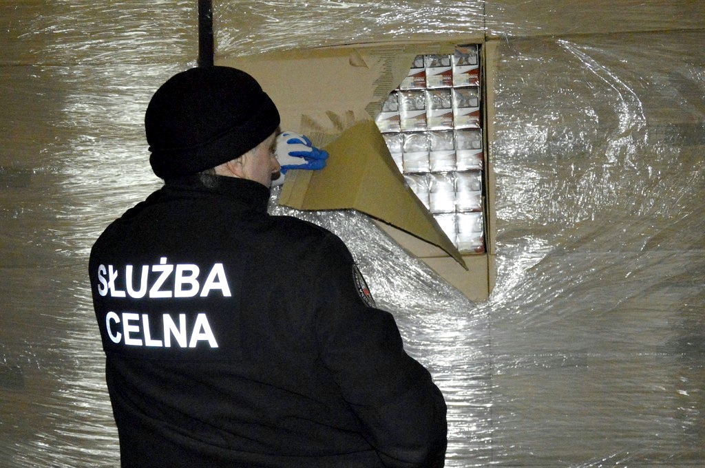 Celnicy z Budziska udaremnili gigantyczny przemyt papierosów