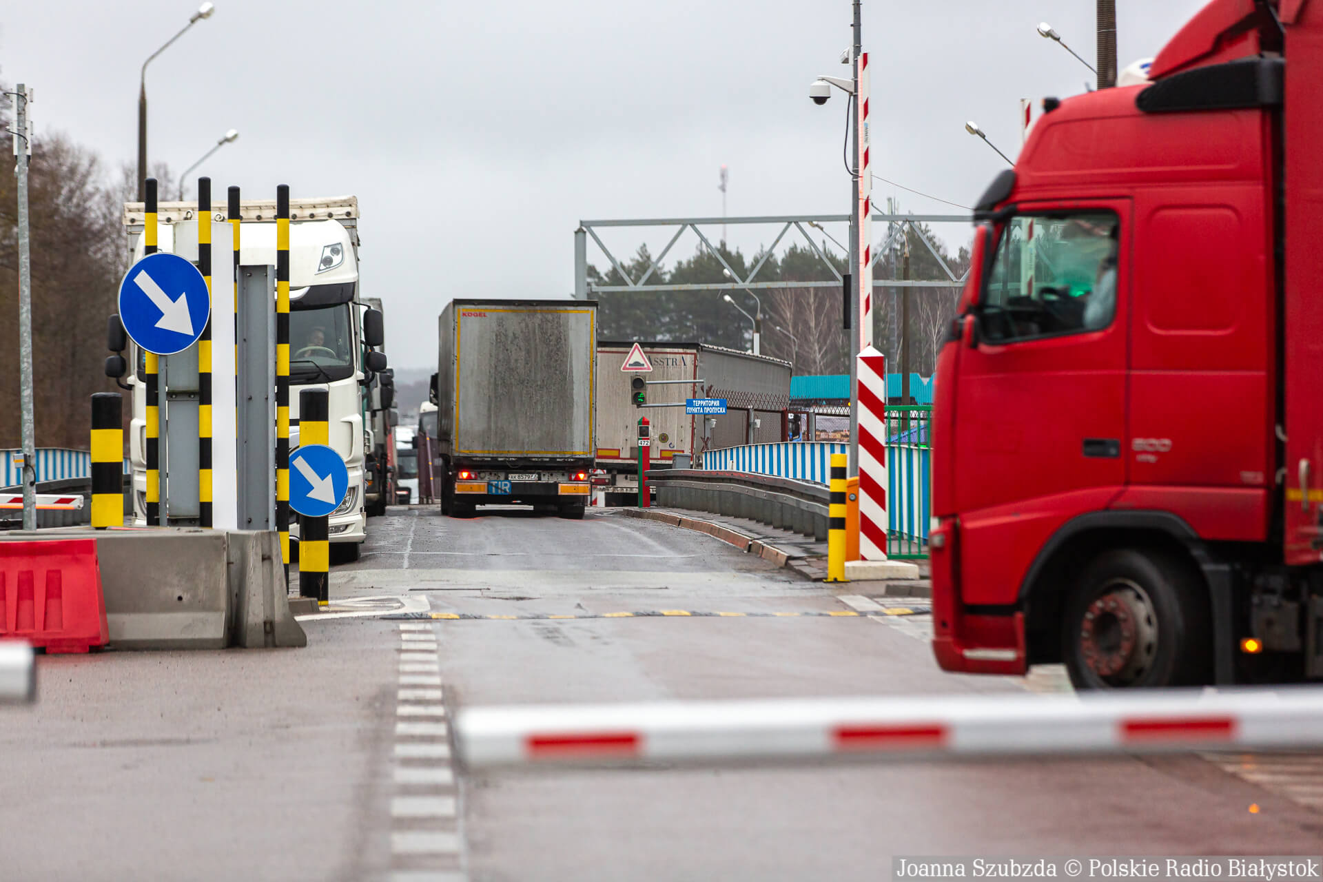 Półtora tysiąca tirów stoi w kolejce przed przejściem z Białorusią w Bobrownikach