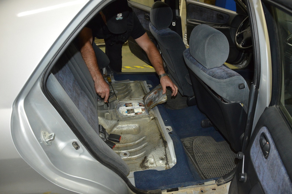 Przemycał papierosy i próbował uciec celnikom na przejściu granicznym