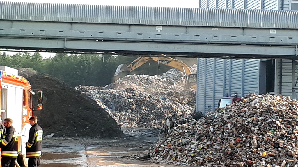 Marszałek zawiadomił prokuraturę ws. pożaru składowiska w Studziankach