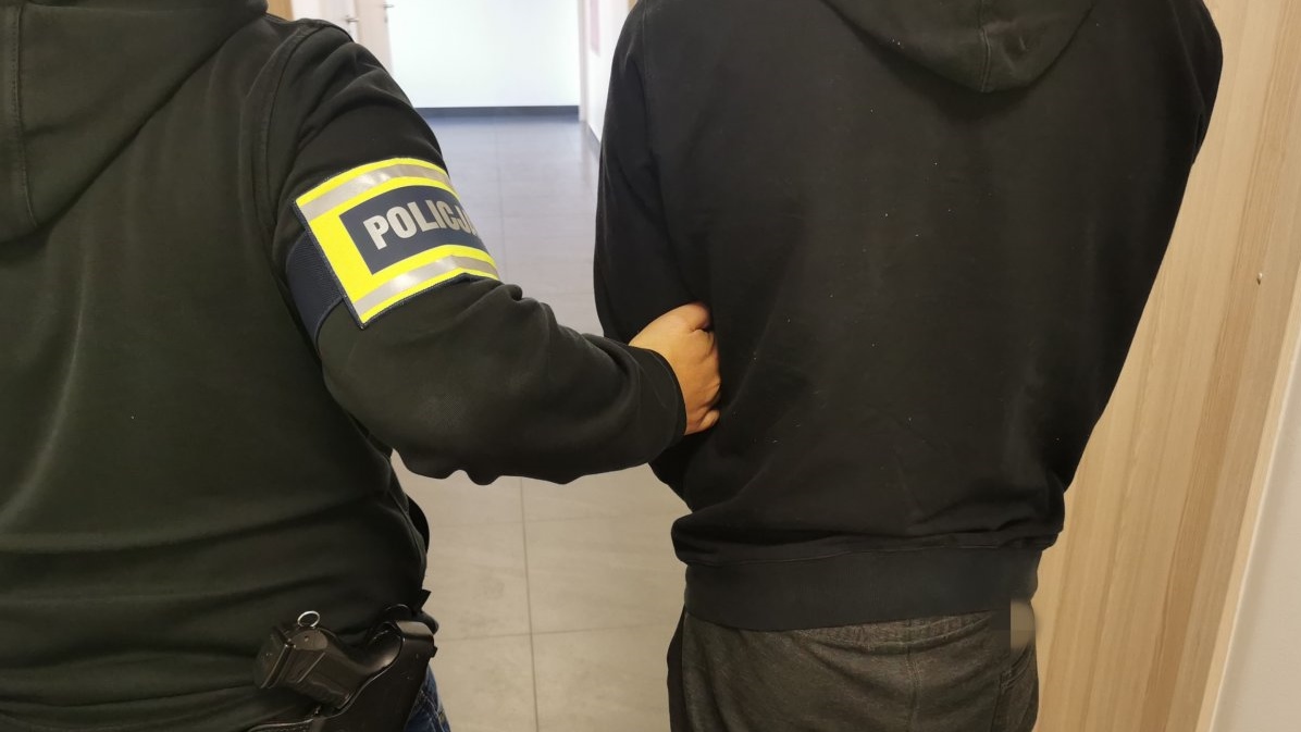 Wywieźli do lasu i pobili pałką teleskopową - mogą spędzić nawet 3 lata w więzieniu