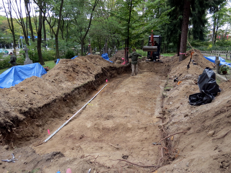 Białystok:  Zakończono ekshumacje na cmentarzu wojskowym