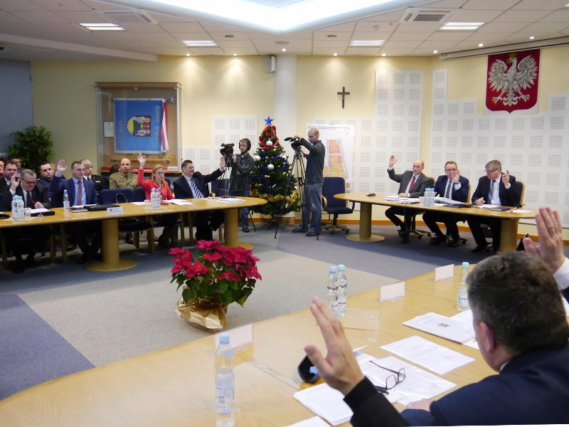 Radni przyjęli budżet Suwałk. W planie budowa bulwarów i hali widowiskowo-sportowej