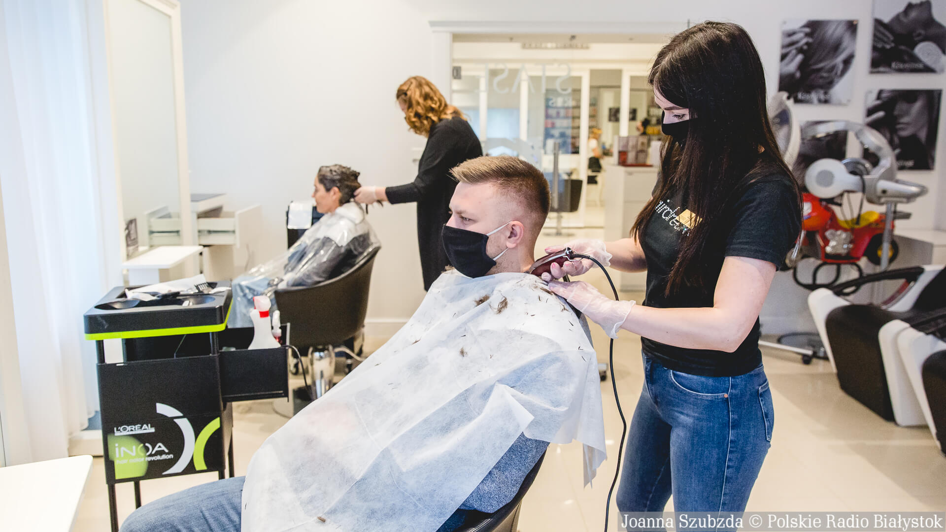 Rząd luzuje obostrzenia - w Podlaskiem od 26 kwietnia otwarte salony fryzjerskie i kosmetyczne, wraca nauka hybrydowa w klasach 1-3