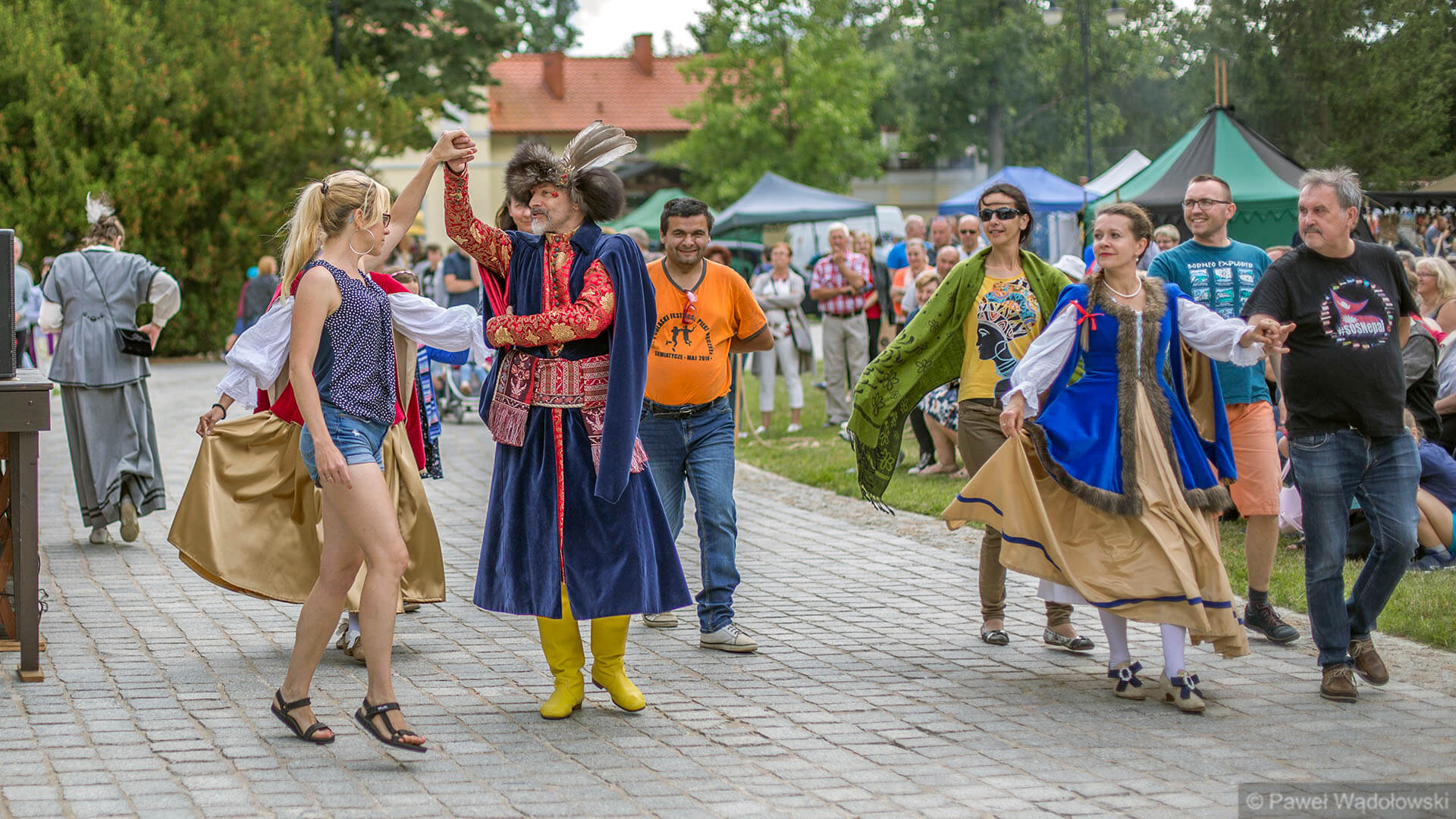 Pokazy artyleryjskie, historyczne tańce i pokaz mody - Zajazd Wysokomazowiecki w Ciechanowcu [zdjęcia, wideo]