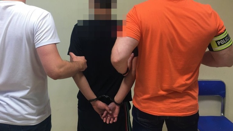 23-latek zakładał konta bankowe na dane znajomych