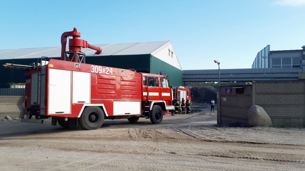 Strażacy zakończyli akcję gaszenia hałdy śmieci w Studziankach