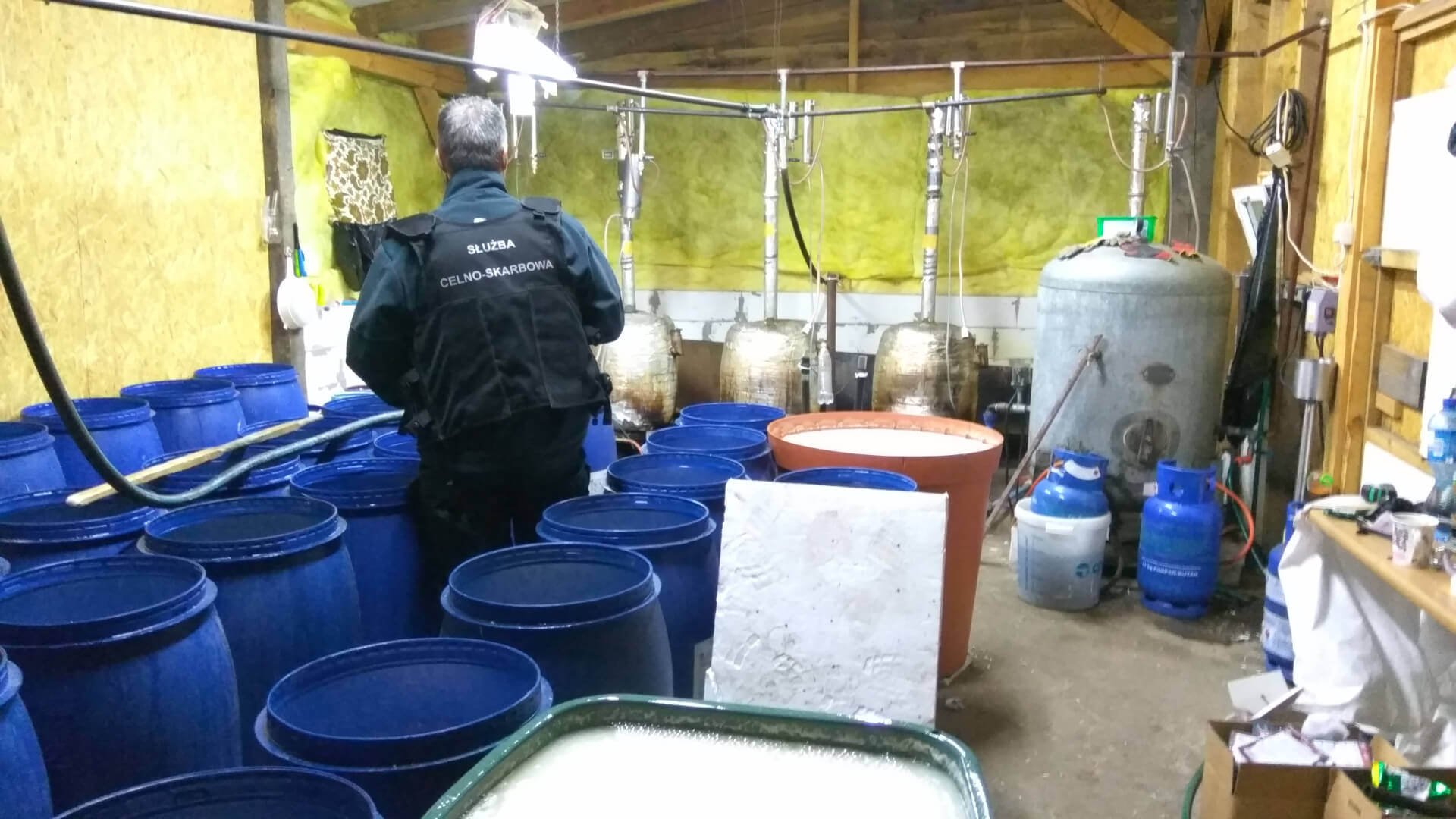 Największą w swojej historii bimbrownię rozbiła koło Gródka podlaska KAS [zdjęcia, wideo]