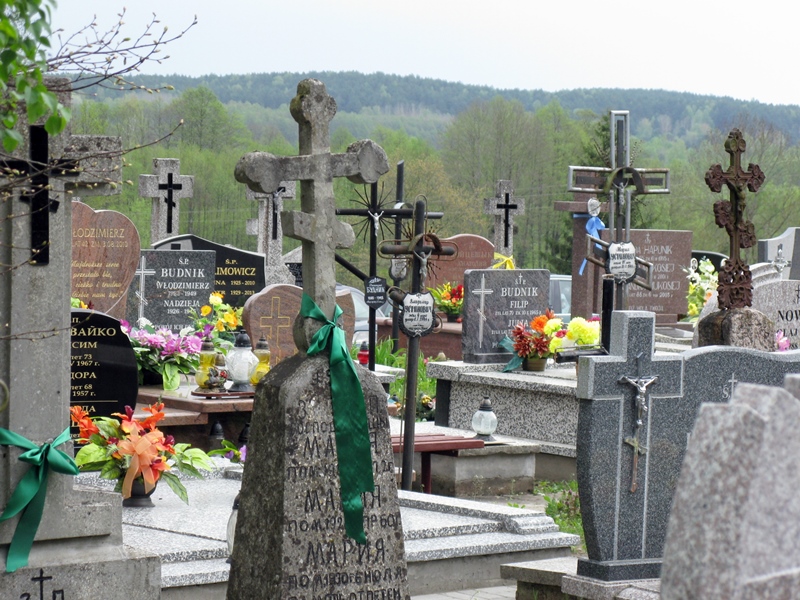 Ruch również na prawosławnych cmentarzach - w sobotę dzień wspominania zmarłych