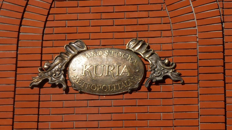 Abp Tadeusz Wojda wręczył księżom nominacje do pracy w nowych parafiach