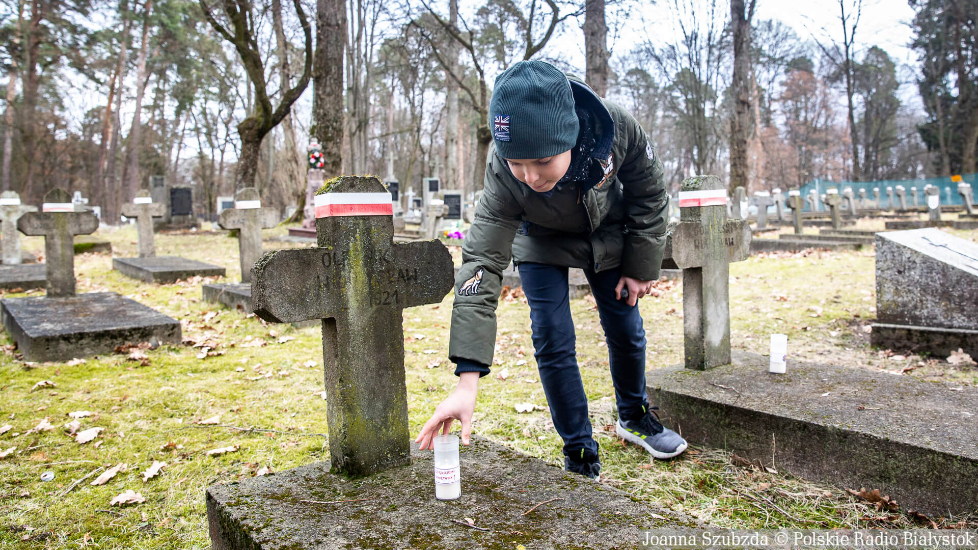 Uczniowie i harcerze uczcili 101. rocznicę odzyskania przez Białystok niepodległości [zdjęcia]
