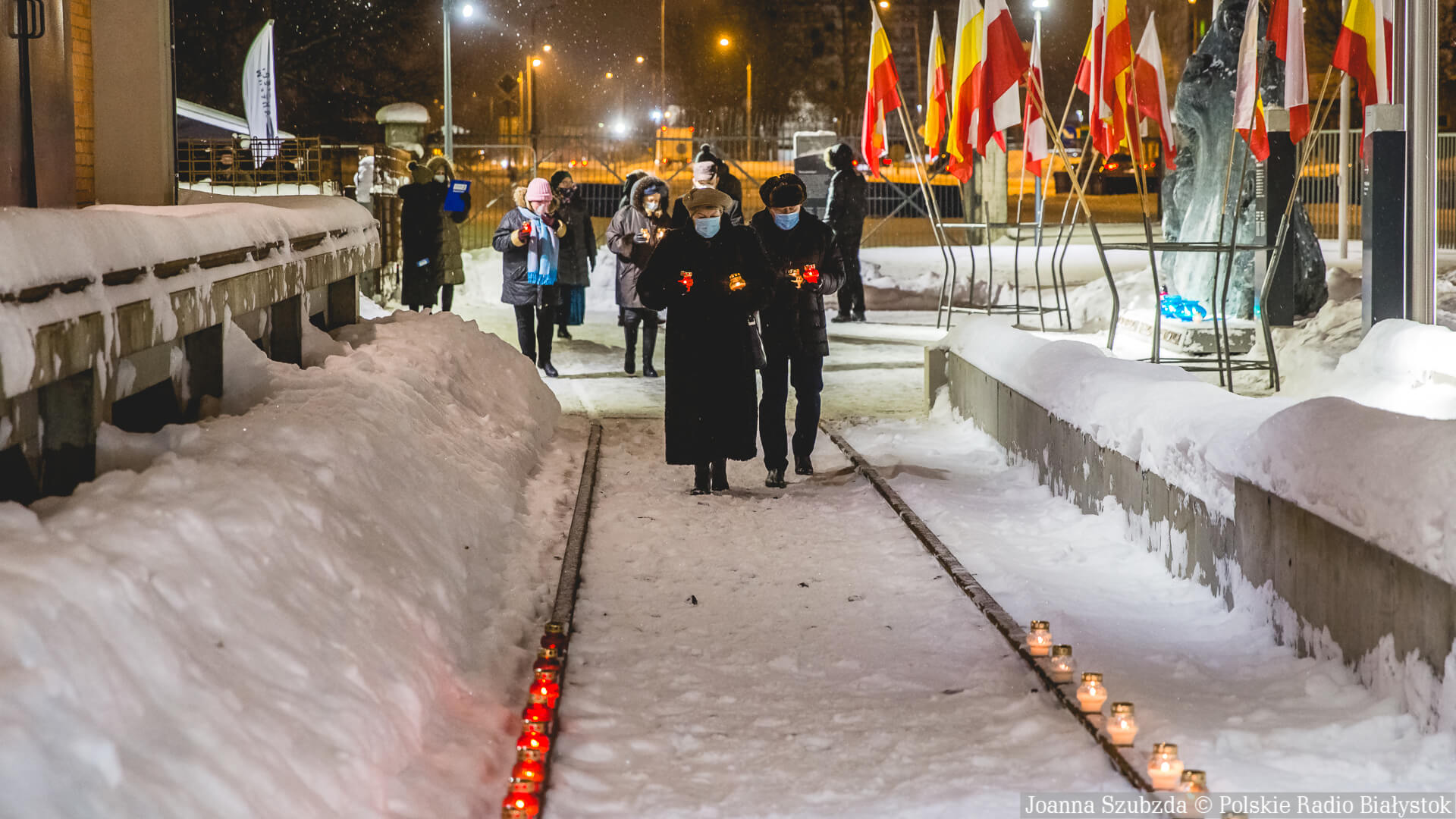 81. rocznica pierwszych wywózek Polaków na Sybir - w Białymstoku zapalano "Światła Pamięci"