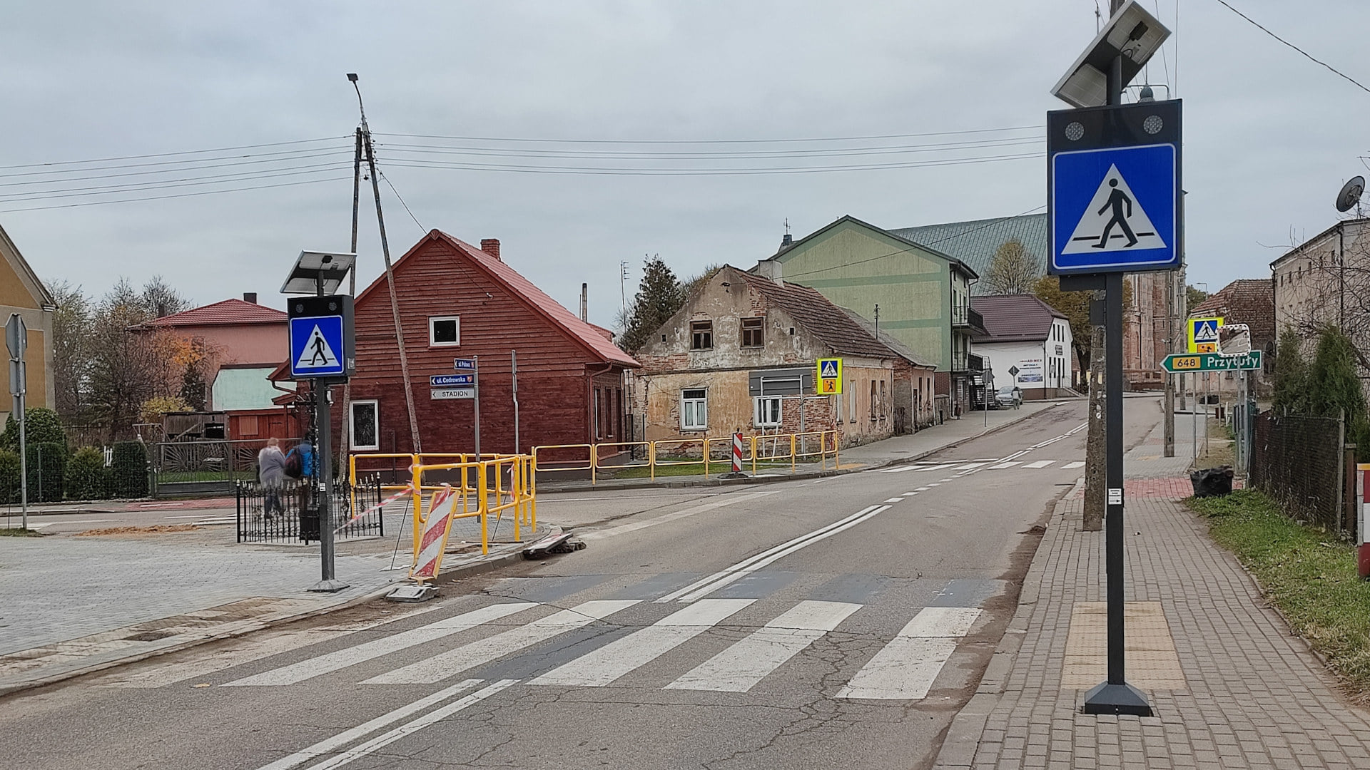 W Kolnie i Stawiskach powstały aktywne przejścia dla pieszych [wideo]