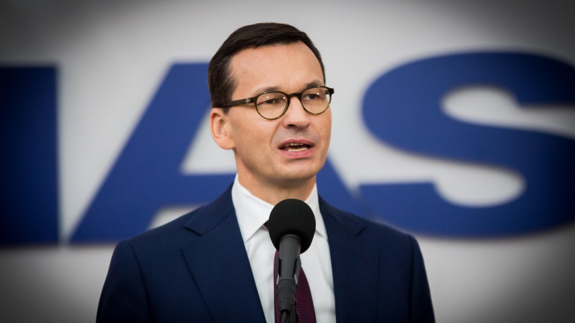 Premier: zamykamy granice, galerie, restauracje. To niezbędne do ograniczenia rozprzestrzeniania się koronawirusa