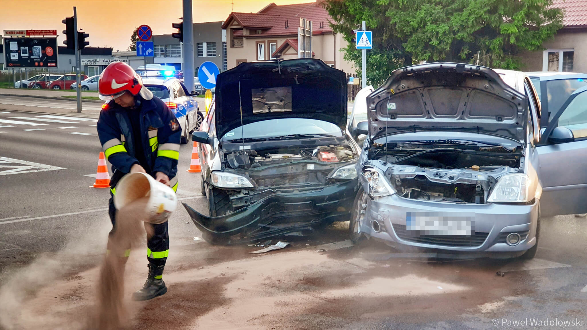 Wypadek w Łomży - na skrzyżowaniu zderzyły się dwa auta