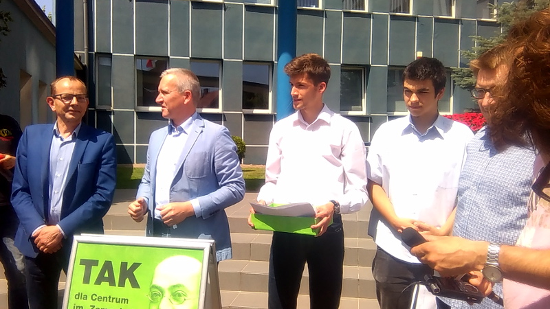 PO zebrała podpisy mieszkańców - chce przywrócenia Centrum im. Zamenhofa