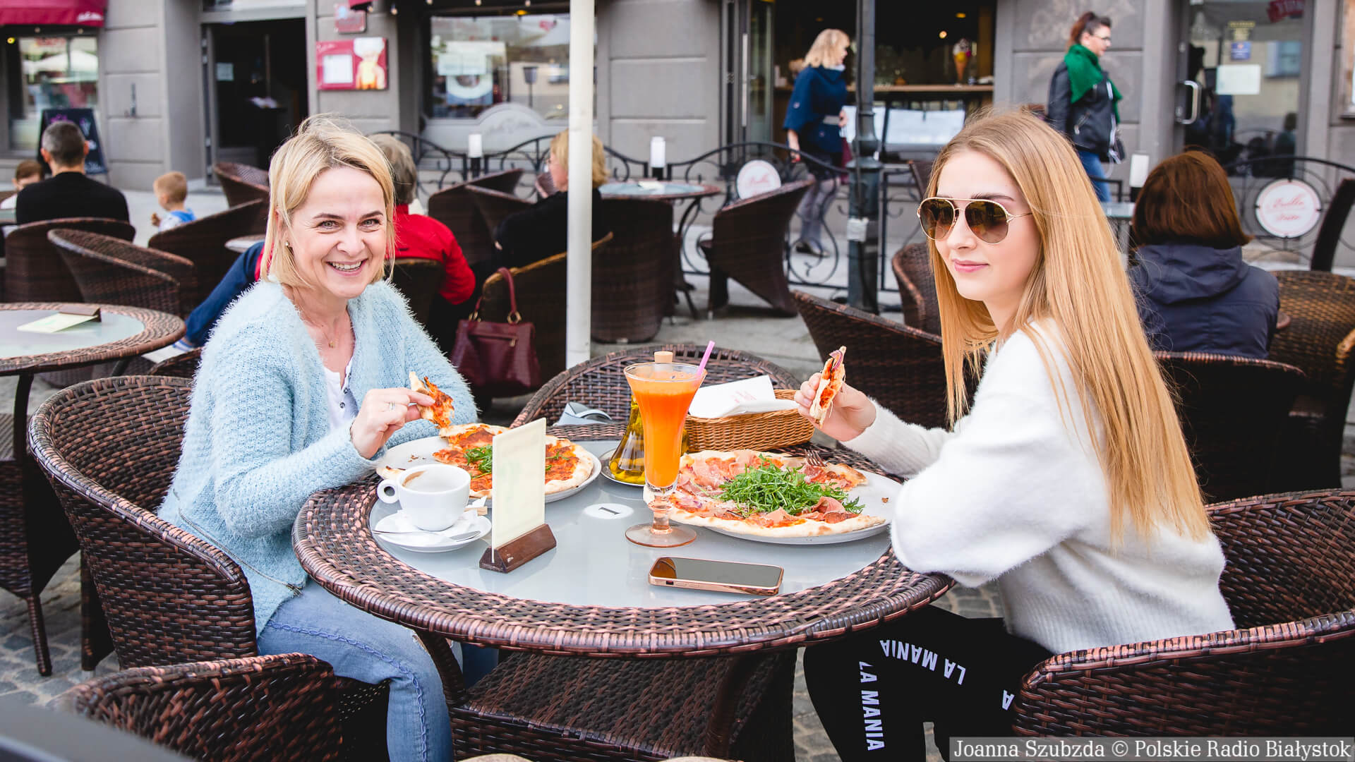 Otwarte są ogródki gastronomiczne - restauracje odwiedza wielu białostoczan [zdjęcia]