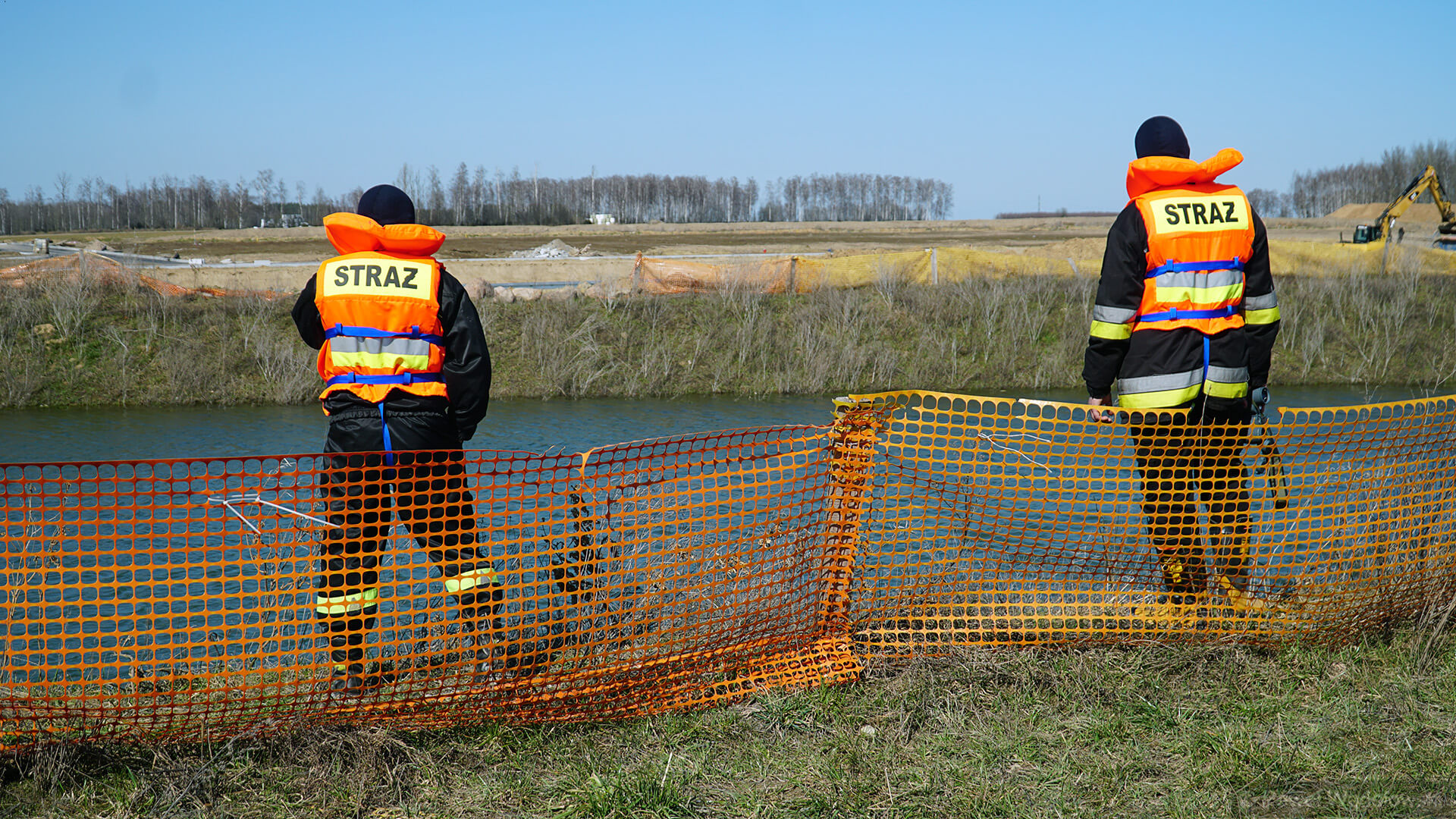 Policja i strażacy szukają 45-latka, który zaginął we wsi koło Łomży