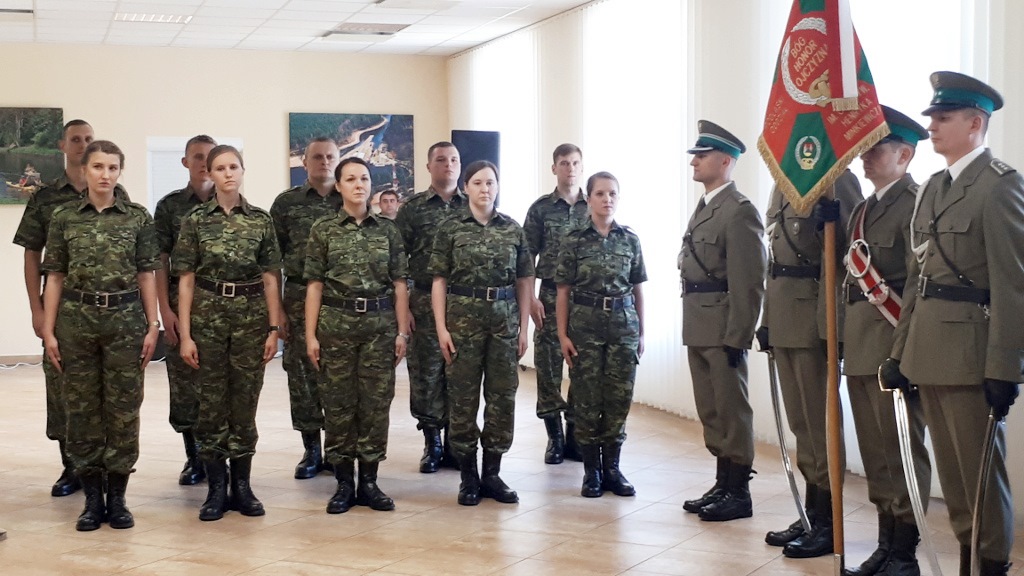 Nowi funkcjonariusze w podlaskiej Straży Granicznej