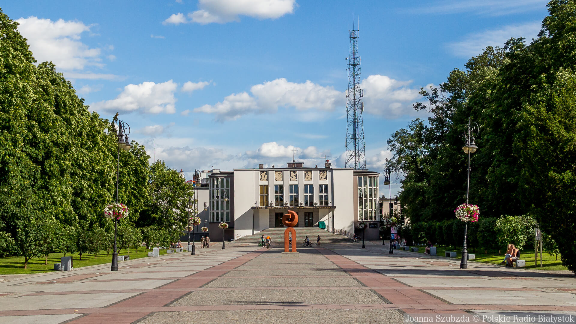 "Bóg Mordu" - ostatnia premiera w starych wnętrzach Teatru Dramatycznego