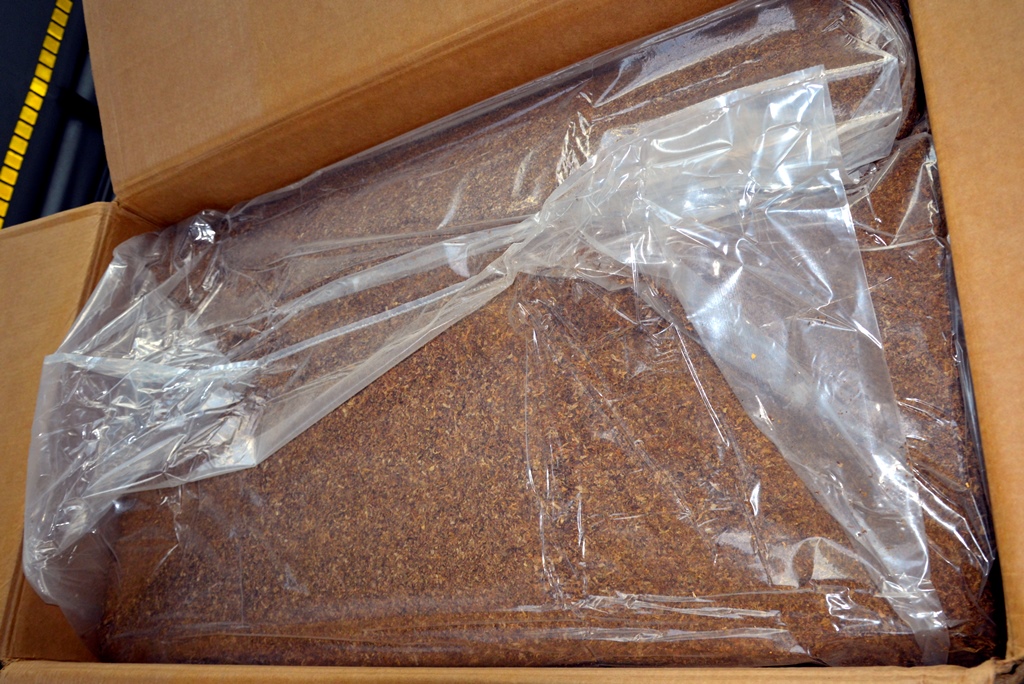 Podlascy policjanci i celnicy rozbili grupę przestępczą produkującą krajanki tytoniowe