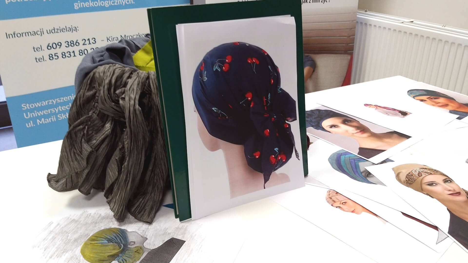 Stowarzyszenie Eurydyki zbiera chustki i apaszki dla kobiet w trakcie chemioterapii