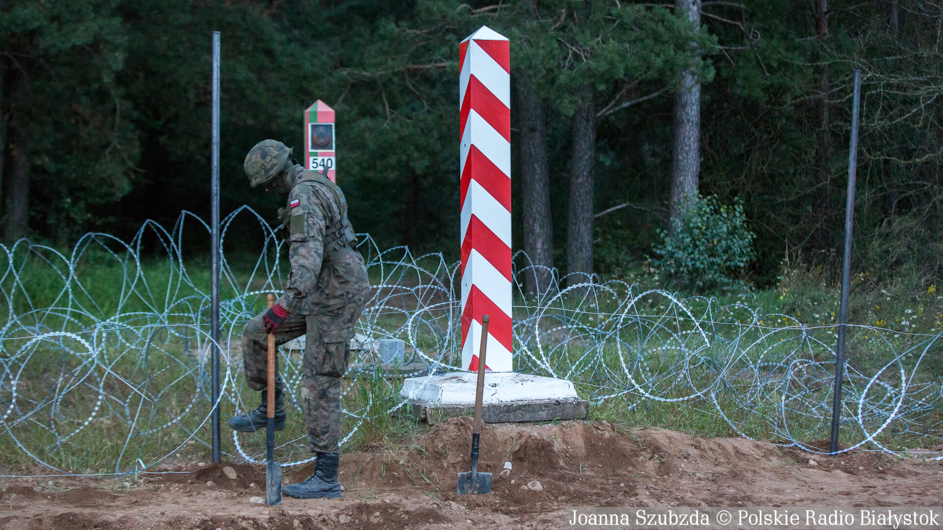 Na polsko-białoruskiej granicy rozpoczęła się budowa płotu [zdjęcia, wideo]