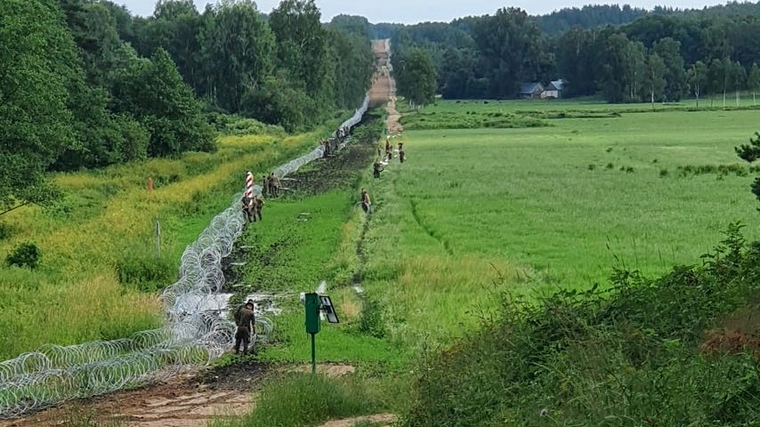 Szef MON: na granicy z Białorusią powstanie płot o wysokości 2,5 metra